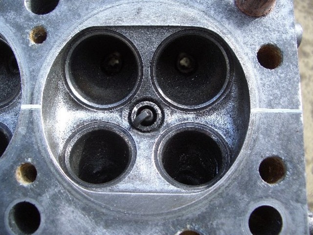 1600 MX5 combustion chamber